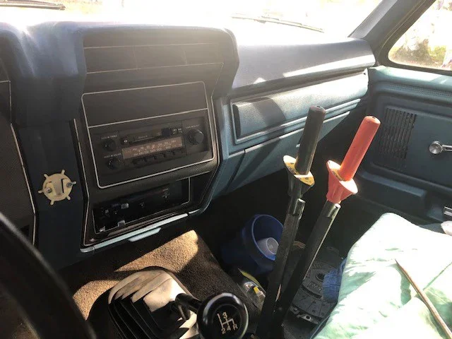 Ford-F350-2wd-regular-cab-1984-Blue-Blue-3