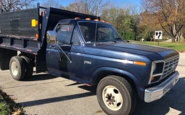 Ford-F350-2wd-regular-cab-1984-Blue-Blue-9