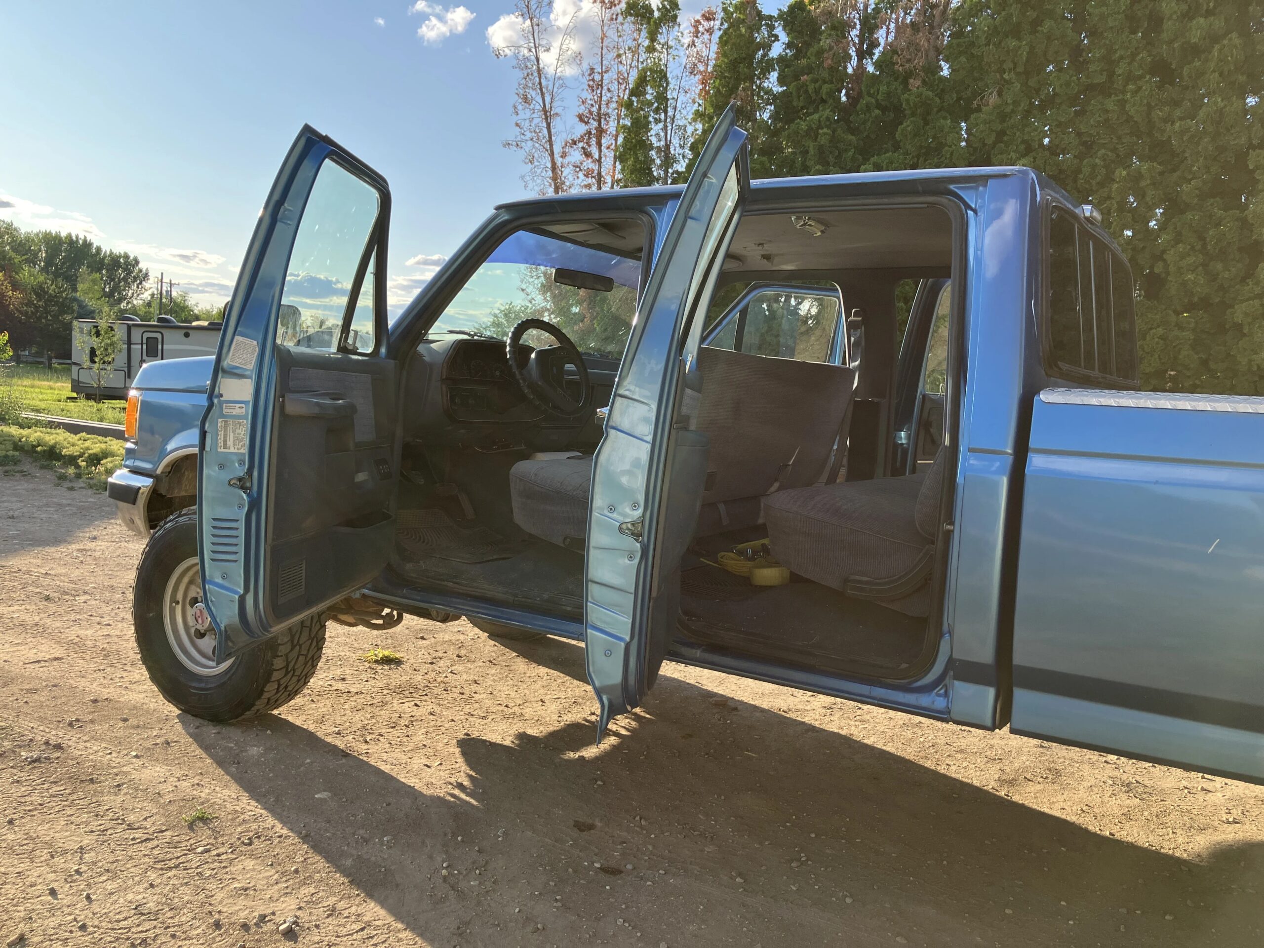 Ford-F350-4x4-crew-cab-1990-Blue-Blue-32