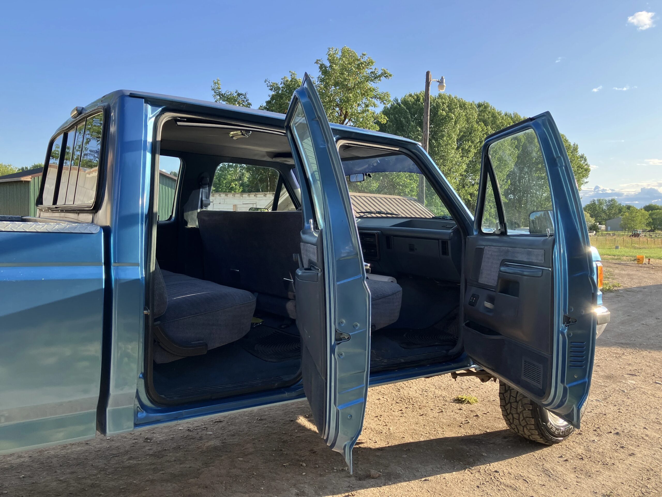 Ford-F350-4x4-crew-cab-1990-Blue-Blue-6