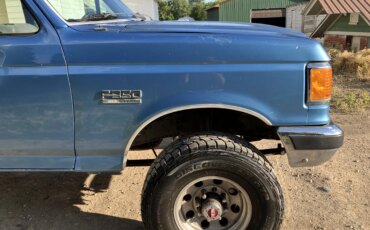 Ford-F350-4x4-crew-cab-1990-Blue-Blue-70