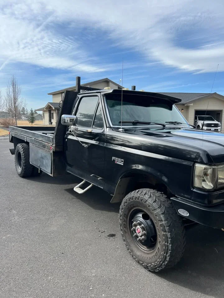 Ford-F350-4x4-regular-cab-1990-Black-Red-1