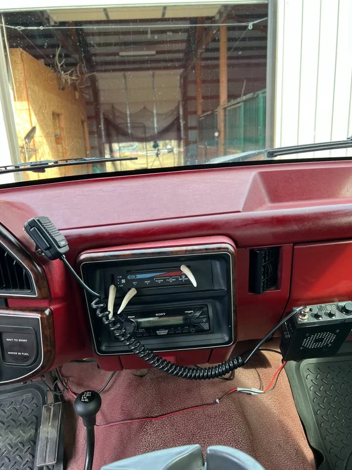 Ford-F350-4x4-regular-cab-1990-Black-Red-9