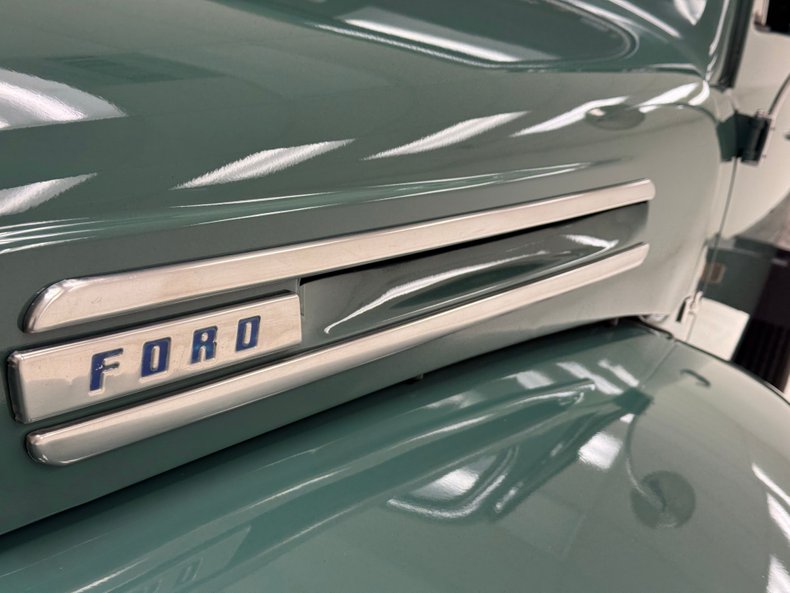 Ford-F4-1950-Glade-Green-Black-10