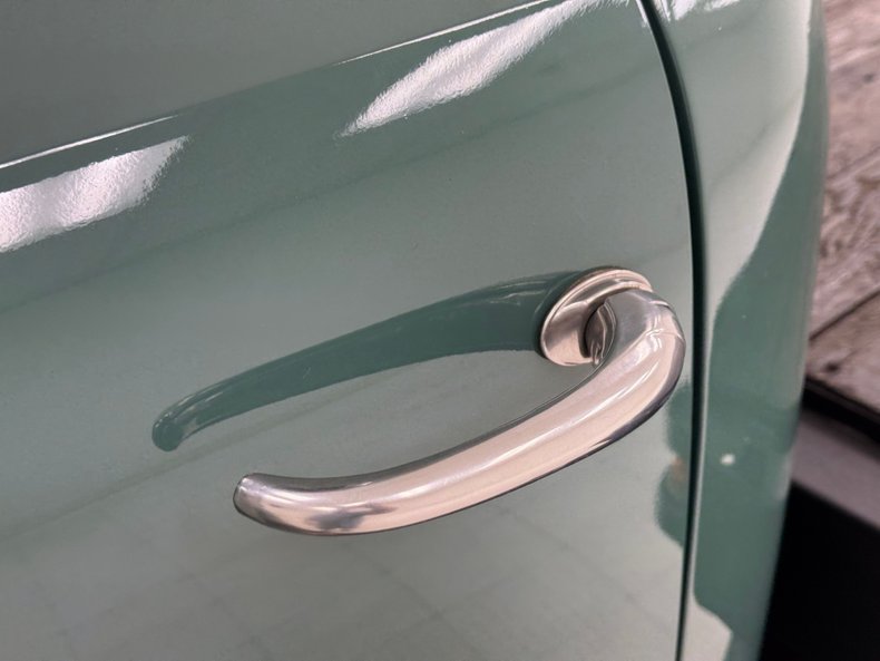 Ford-F4-1950-Glade-Green-Black-16
