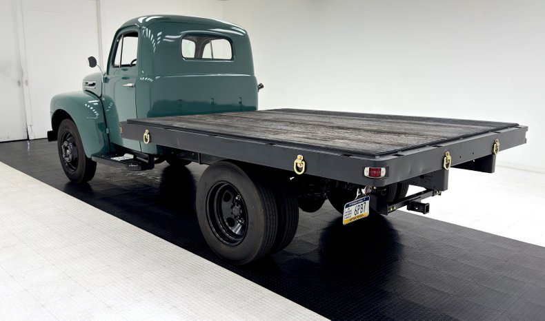 Ford-F4-1950-Glade-Green-Black-2