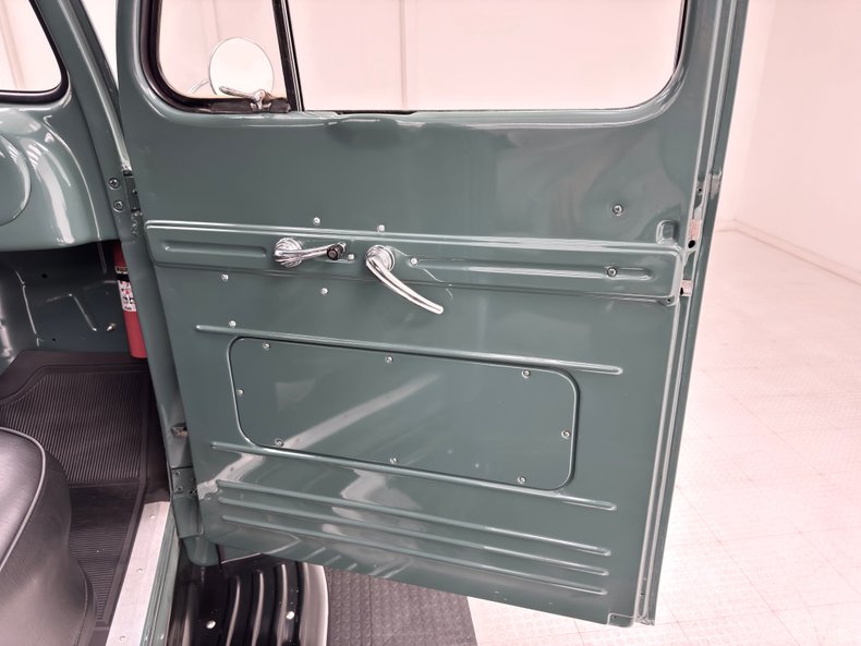Ford-F4-1950-Glade-Green-Black-28