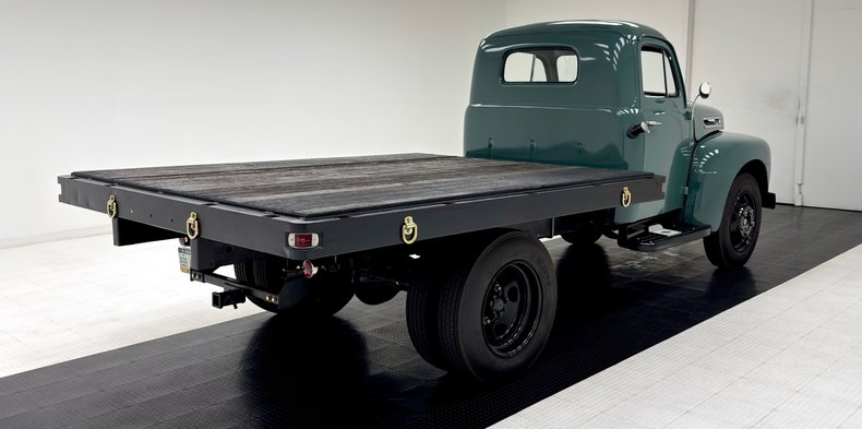 Ford-F4-1950-Glade-Green-Black-3
