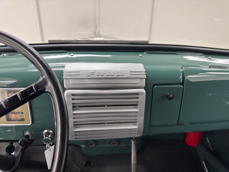 Ford-F4-1950-Glade-Green-Black-38