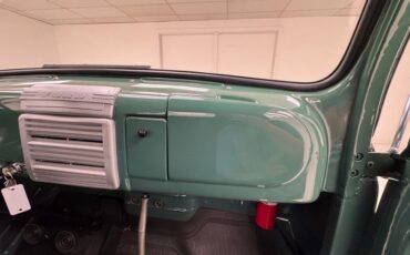 Ford-F4-1950-Glade-Green-Black-39