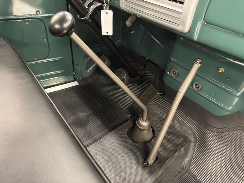 Ford-F4-1950-Glade-Green-Black-40