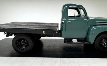 Ford-F4-1950-Glade-Green-Black-5