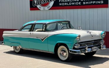 Ford-Fairlane-1955-Sedan-1