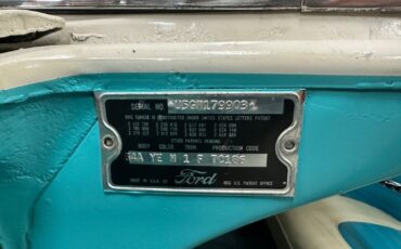 Ford-Fairlane-1955-Sedan-15
