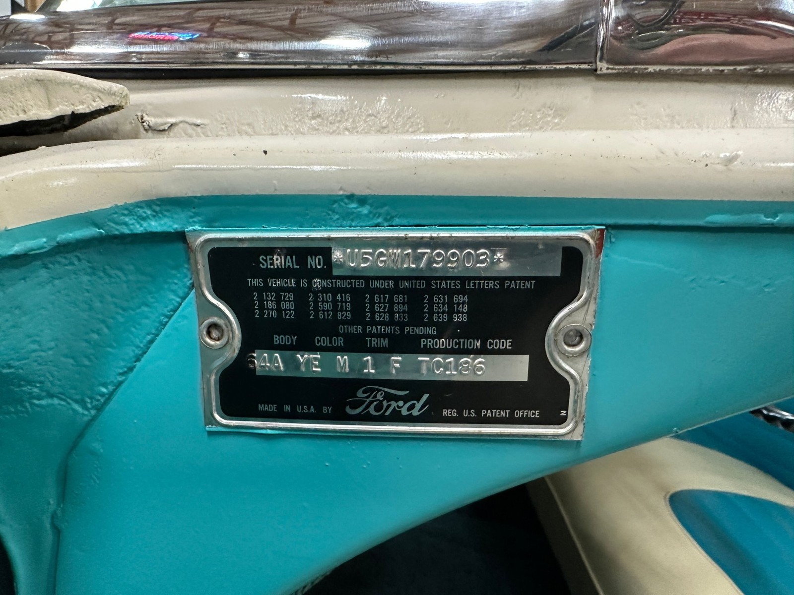 Ford-Fairlane-1955-Sedan-15