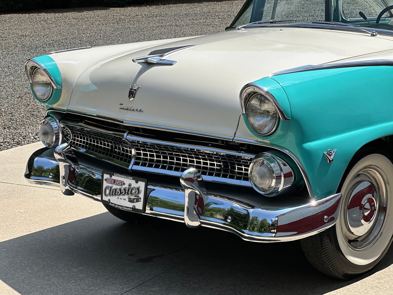 Ford-Fairlane-1955-Sedan-2