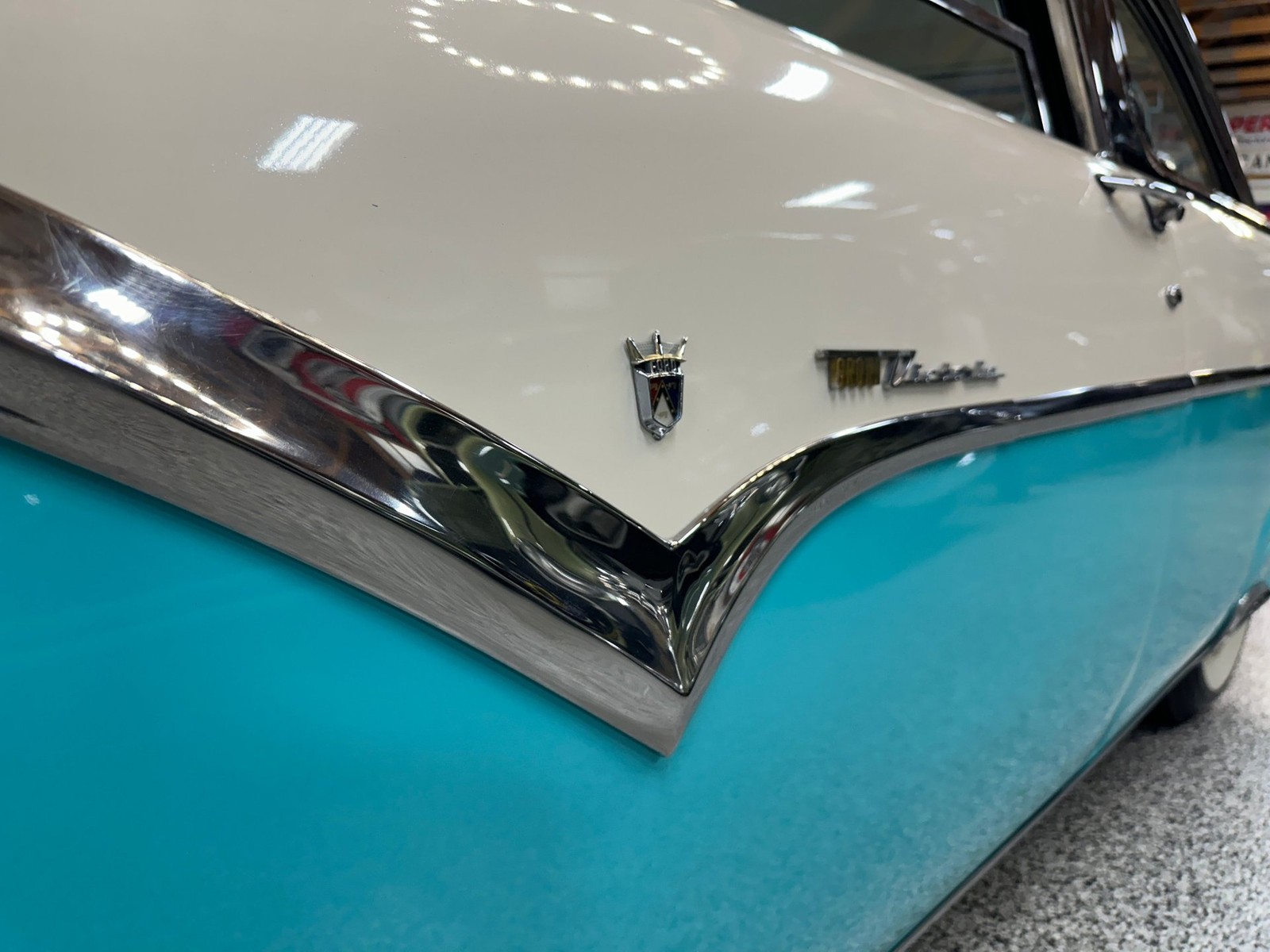 Ford-Fairlane-1955-Sedan-22