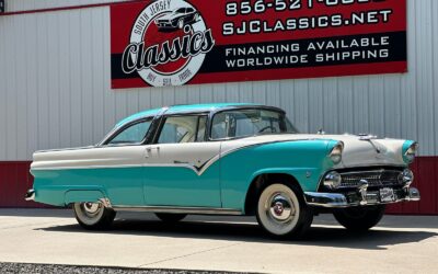 Ford Fairlane 1955 Sedan
