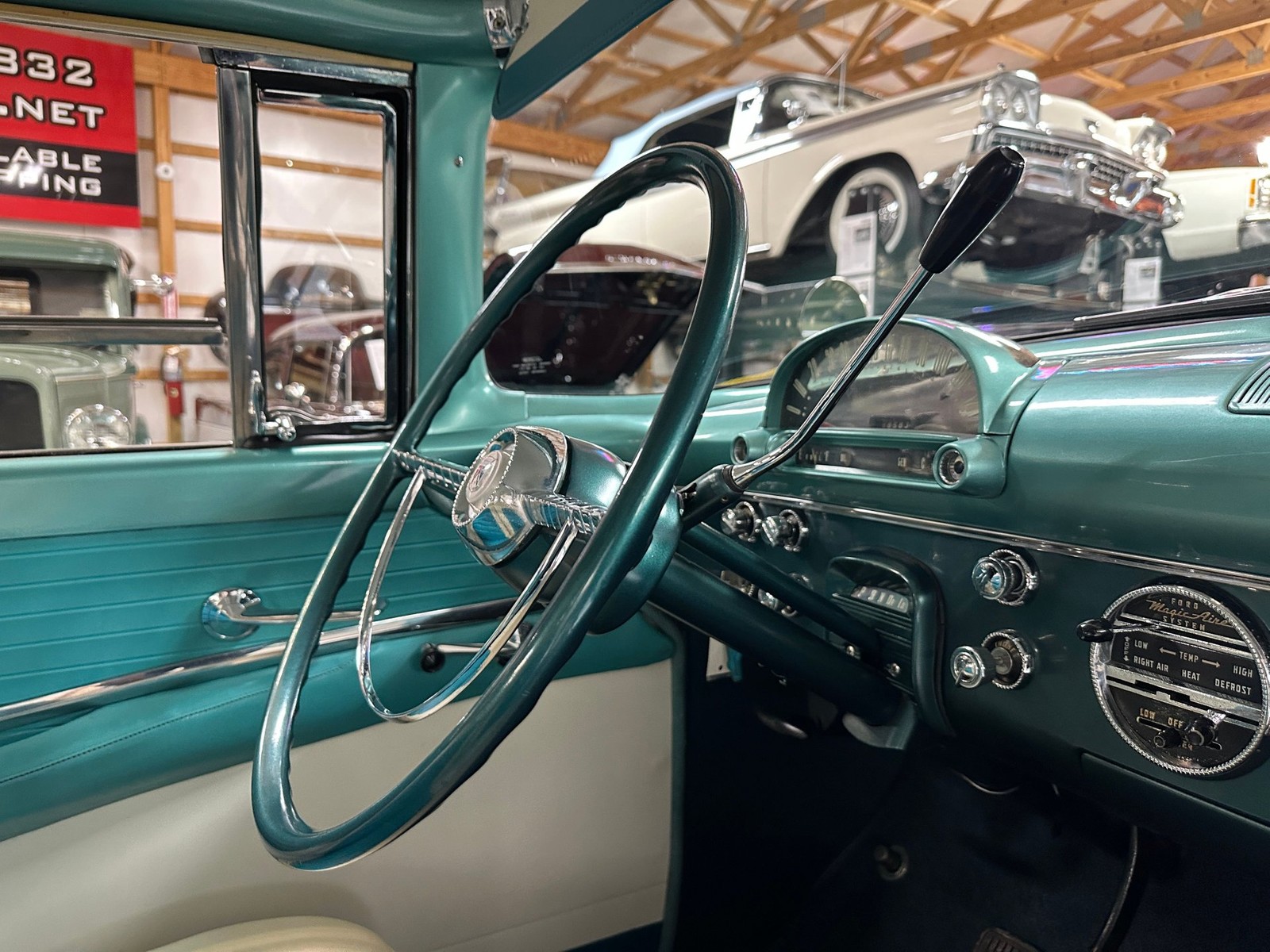 Ford-Fairlane-1955-Sedan-39