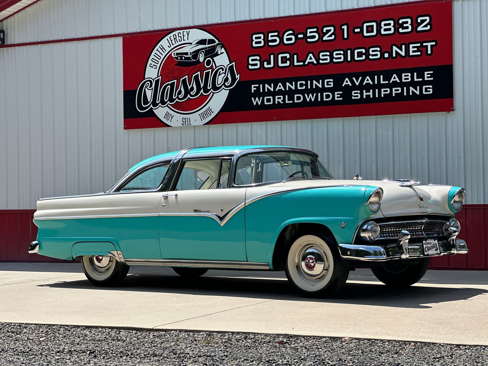 Ford Fairlane 1955 Sedan