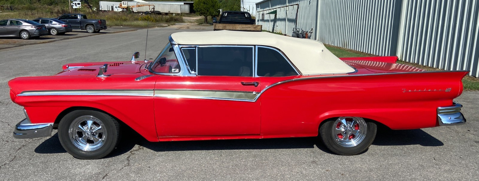 Ford-Fairlane-1957-1