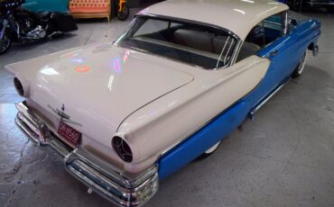 Ford-Fairlane-1957-11