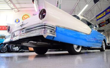 Ford-Fairlane-1957-12