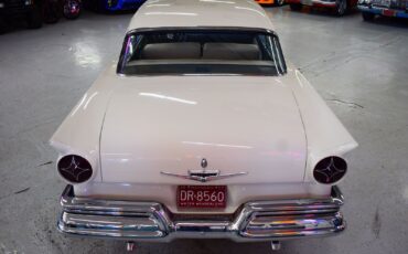 Ford-Fairlane-1957-14