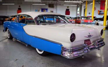Ford-Fairlane-1957-16
