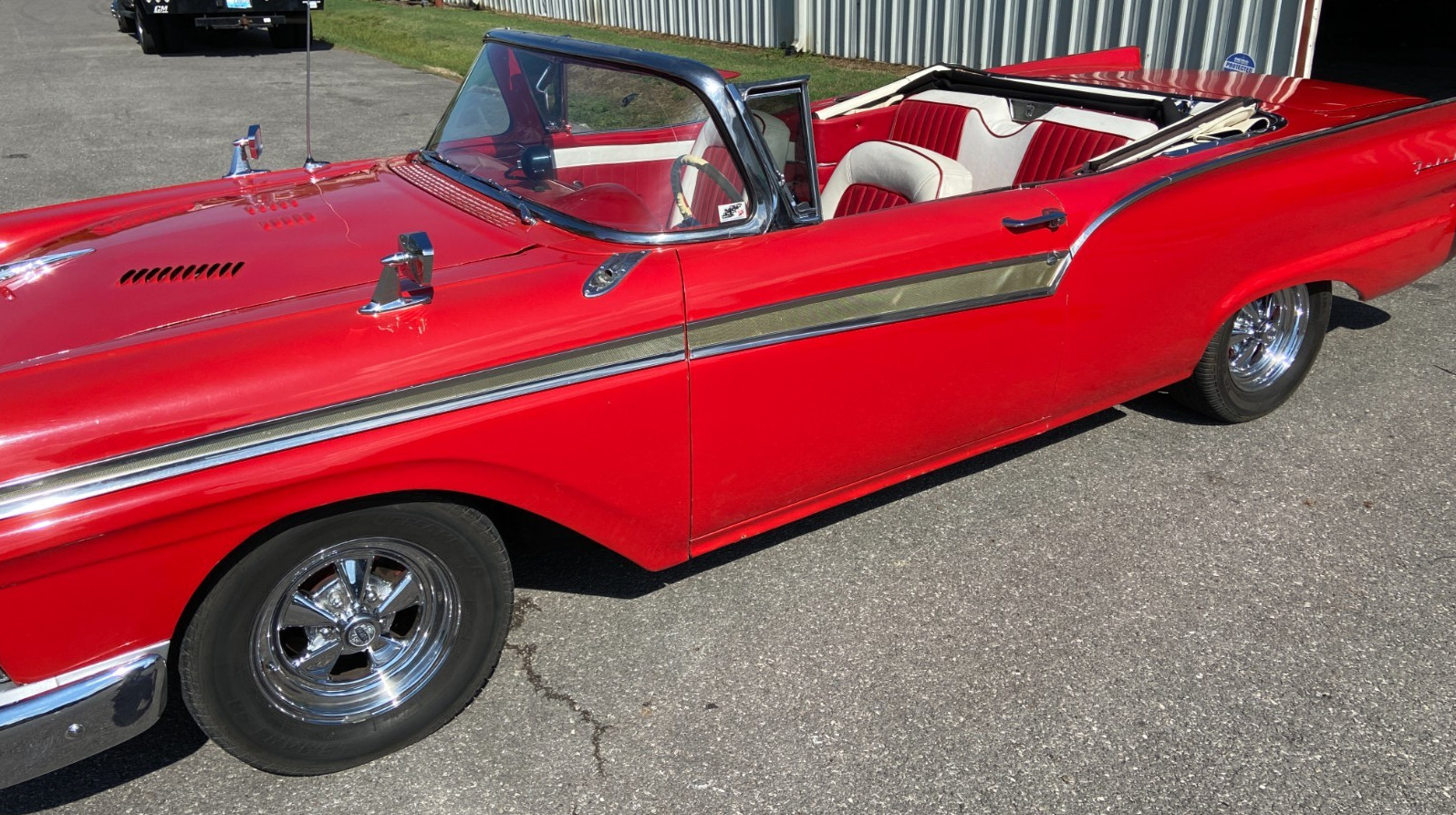 Ford-Fairlane-1957-16