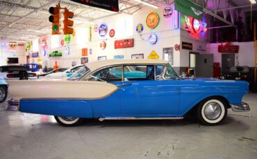 Ford-Fairlane-1957-3
