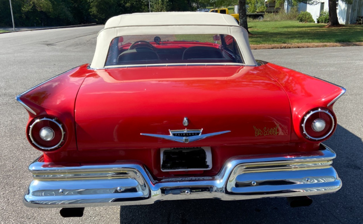 Ford-Fairlane-1957-3