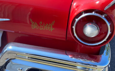 Ford-Fairlane-1957-32