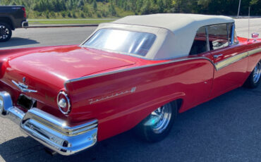 Ford-Fairlane-1957-4