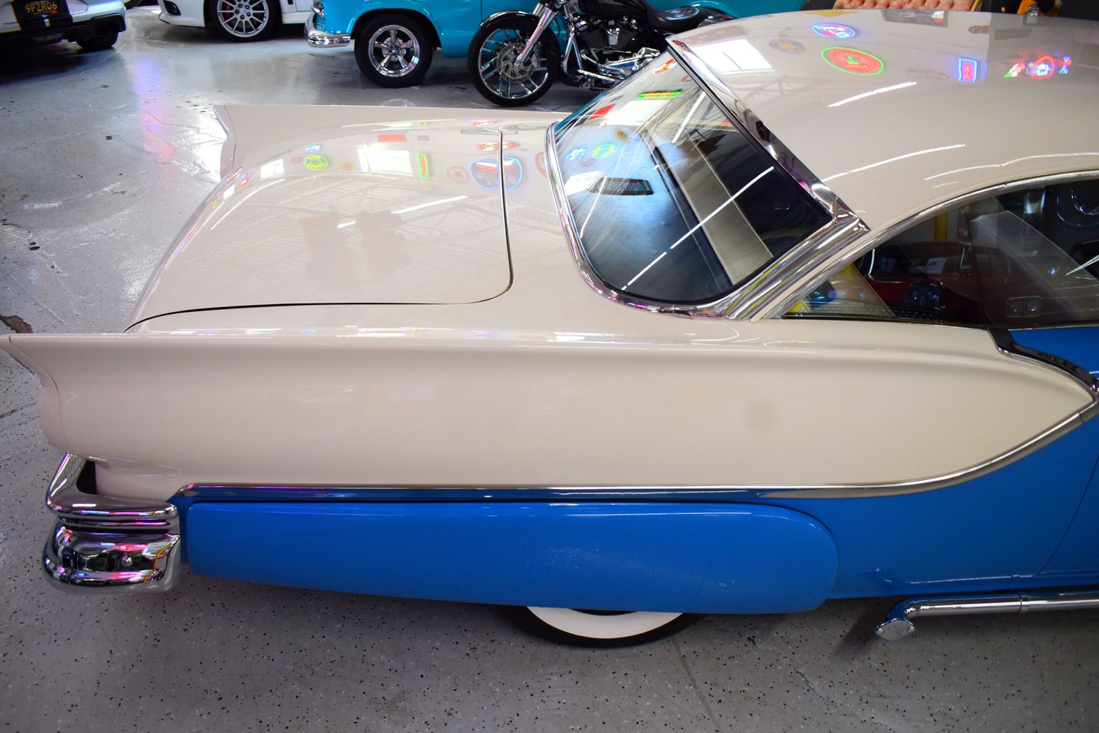 Ford-Fairlane-1957-6
