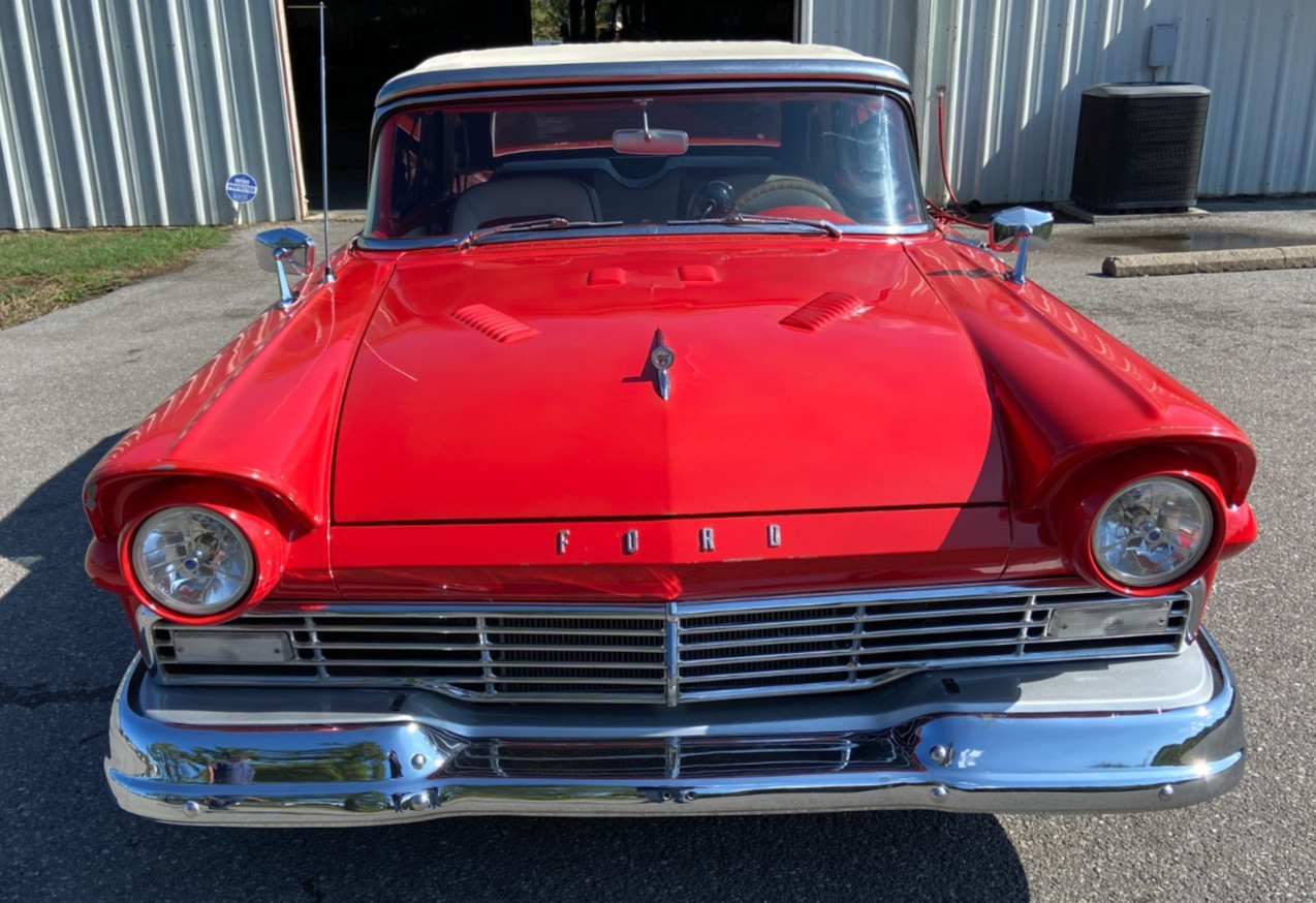 Ford-Fairlane-1957-7