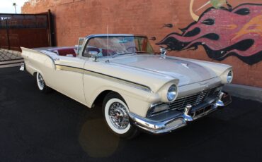 Ford-Fairlane-1957-Convertible-23