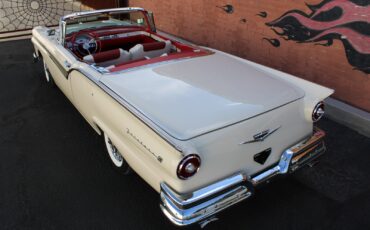 Ford-Fairlane-1957-Convertible-25
