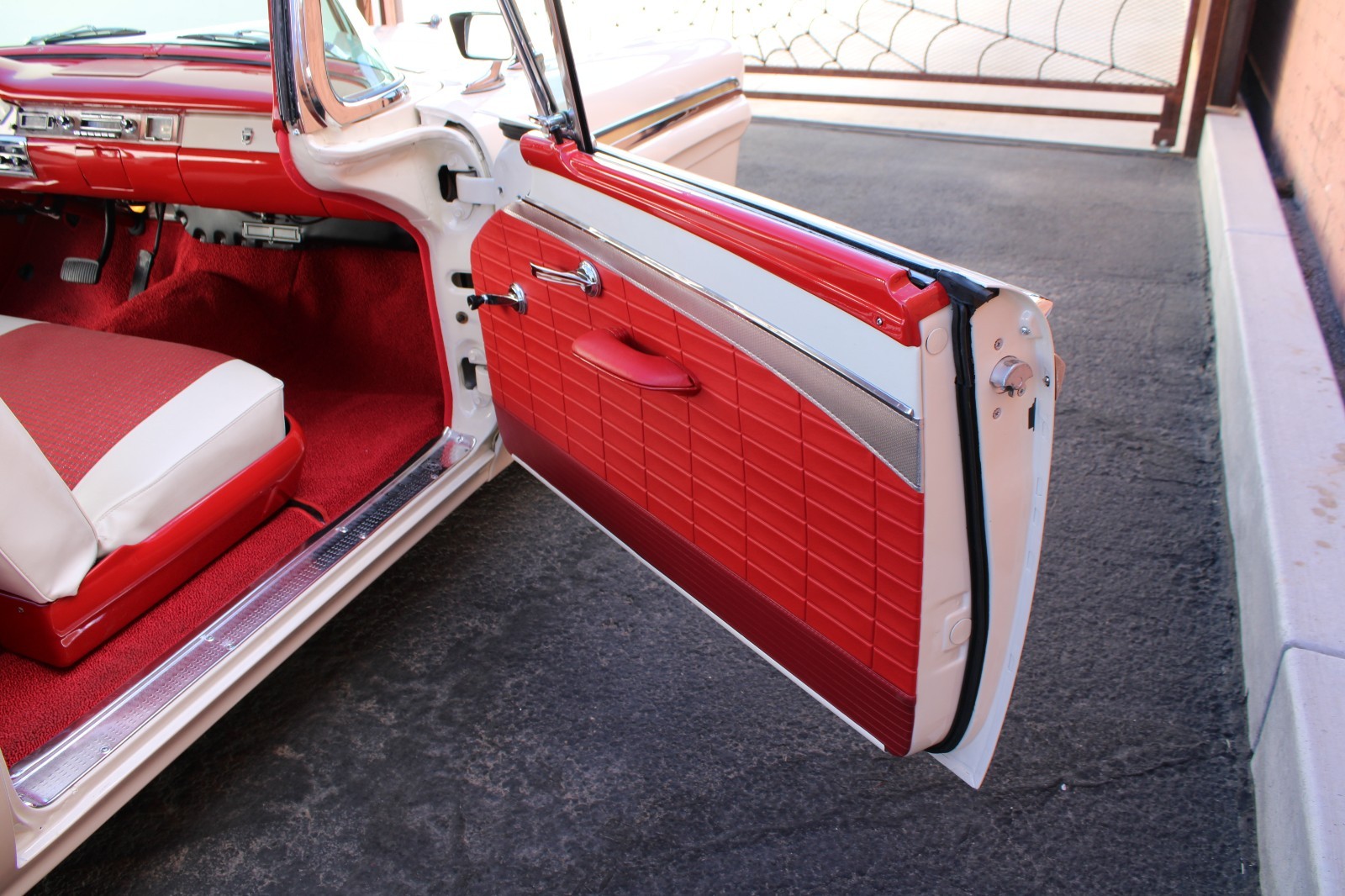 Ford-Fairlane-1957-Convertible-8