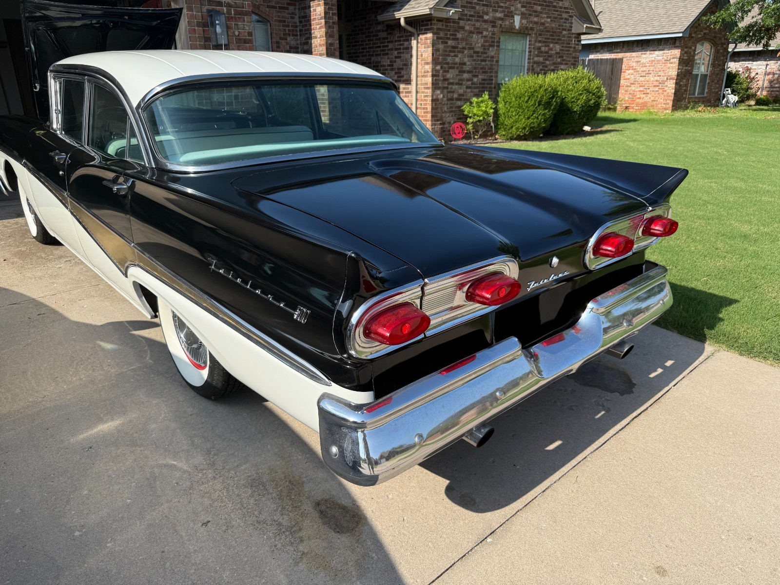 Ford-Fairlane-1958-Sedan-11