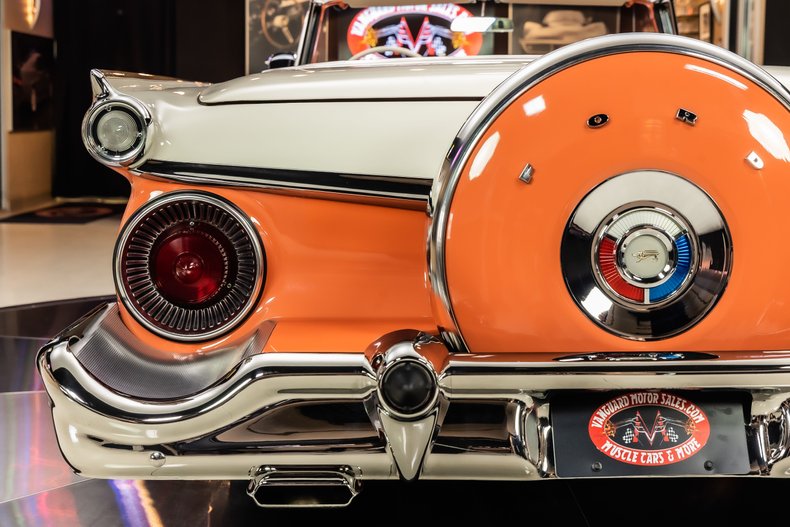 Ford-Fairlane-1959-Coral-ampamp-White-TriColor-35