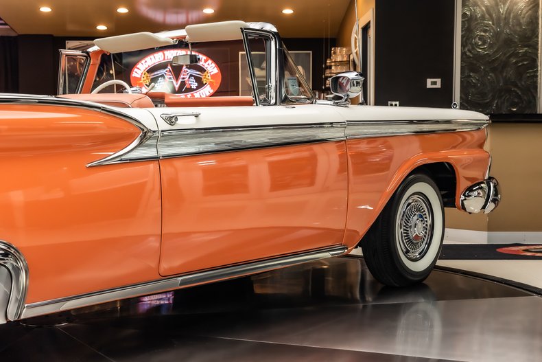 Ford-Fairlane-1959-Coral-ampamp-White-TriColor-7
