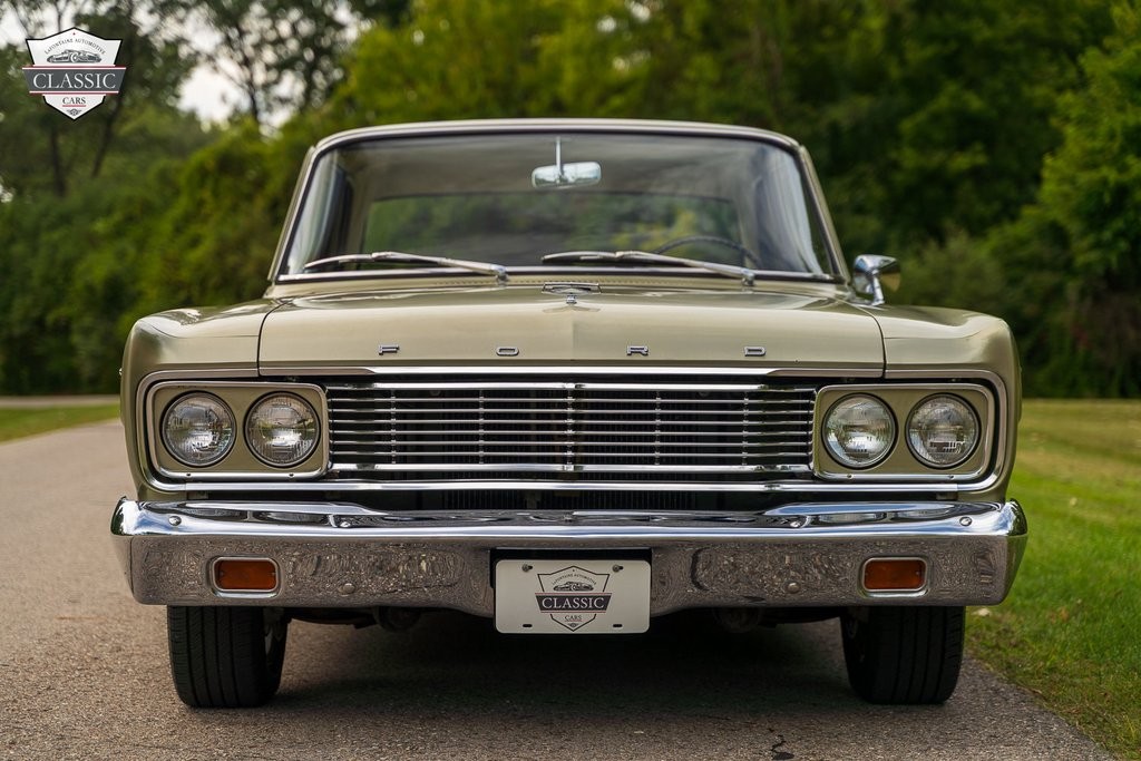 Ford-Fairlane-1965-2-door-11
