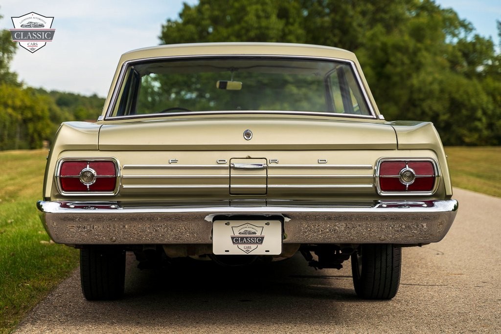 Ford-Fairlane-1965-2-door-32