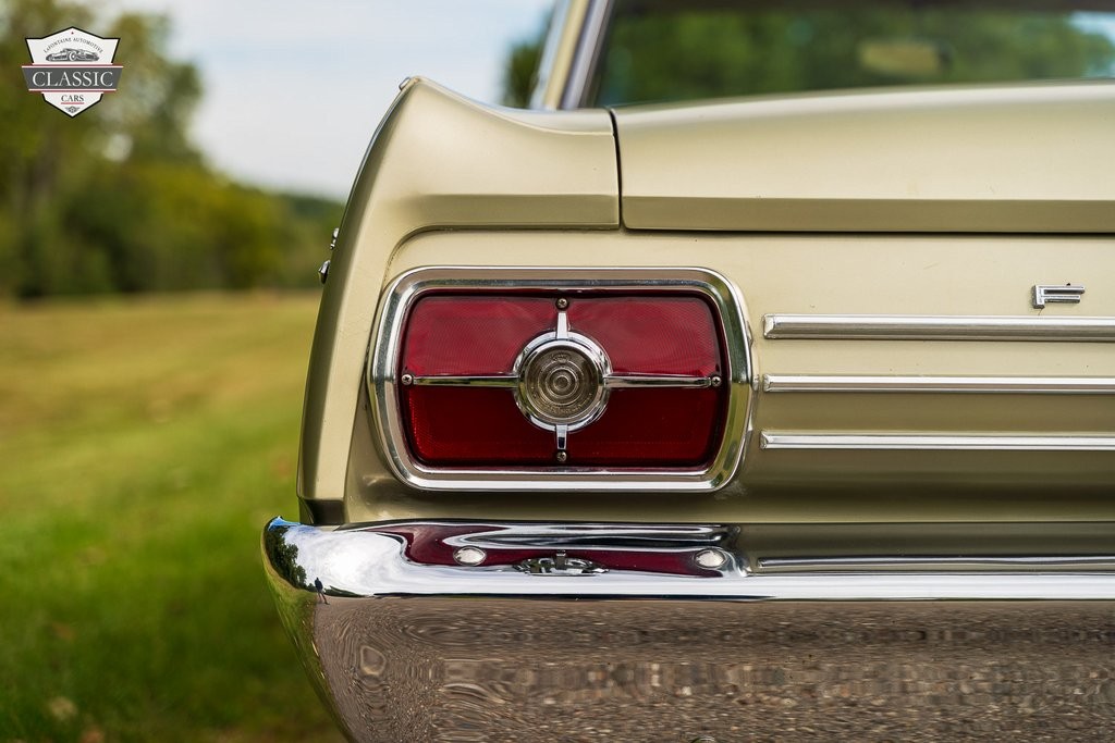 Ford-Fairlane-1965-2-door-35