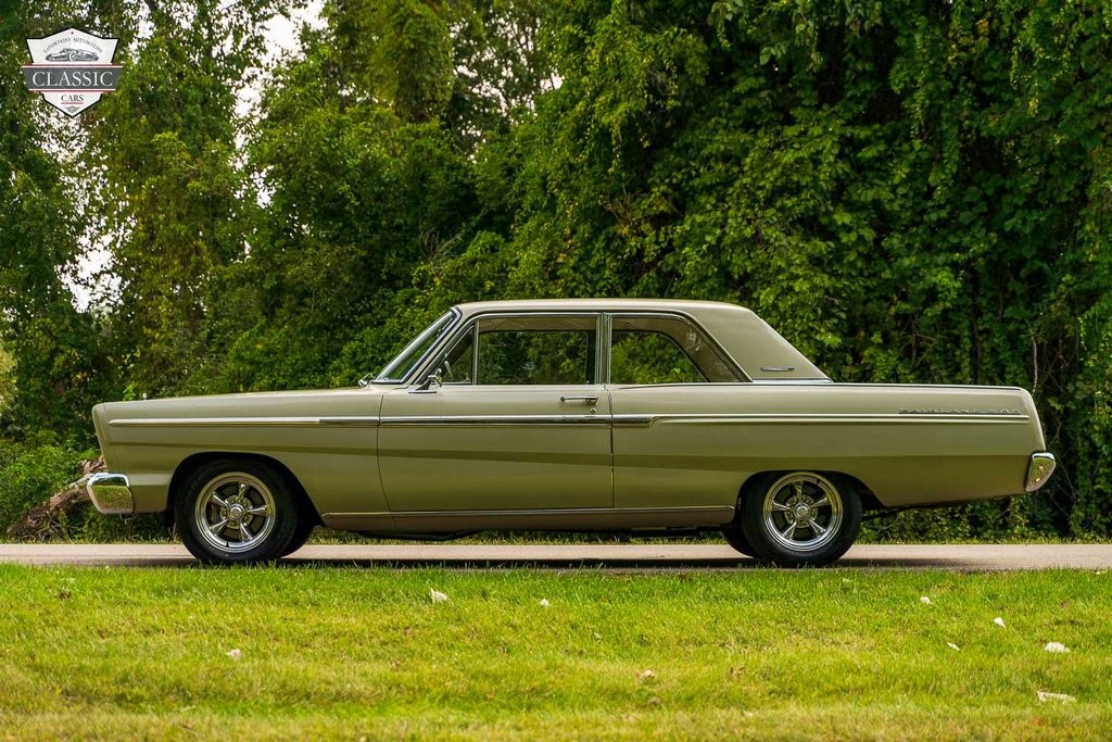 Ford-Fairlane-1965-2-door-4