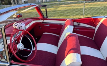 Ford-Fairlane-500-skyliner-1957-Black-Red-1