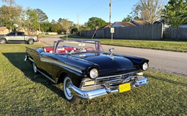 Ford-Fairlane-500-skyliner-1957-Black-Red-10
