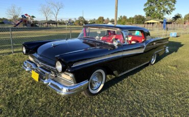Ford-Fairlane-500-skyliner-1957-Black-Red-20