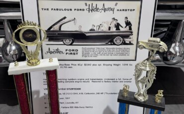 Ford-Fairlane-500-skyliner-1957-Black-Red-33